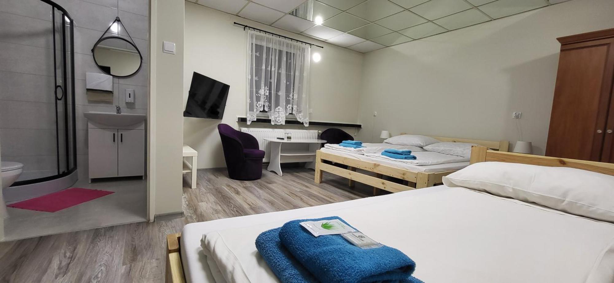 Etna - Hostel -Noclegi Rzeszow 24 Pokoje Luaran gambar