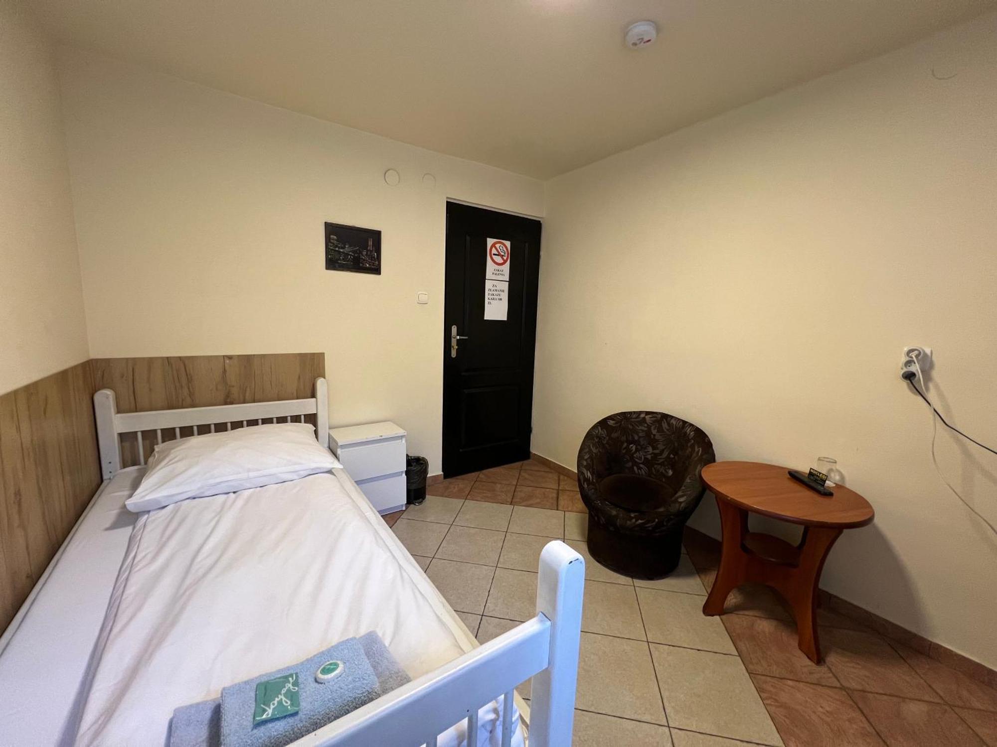 Etna - Hostel -Noclegi Rzeszow Luaran gambar