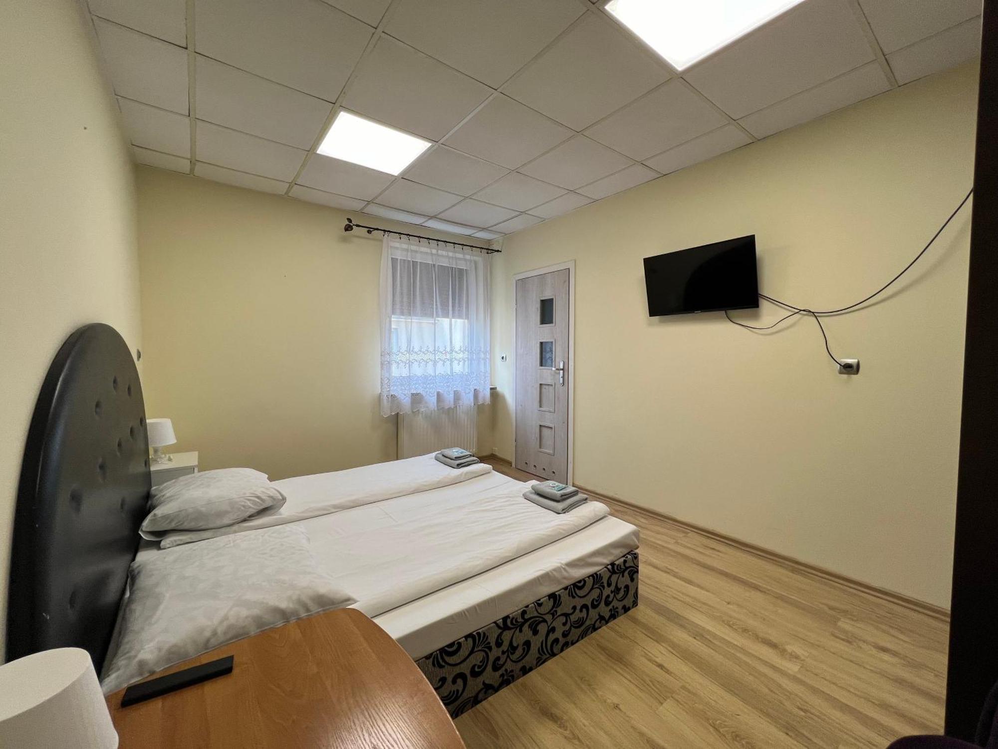 Etna - Hostel -Noclegi Rzeszow Luaran gambar