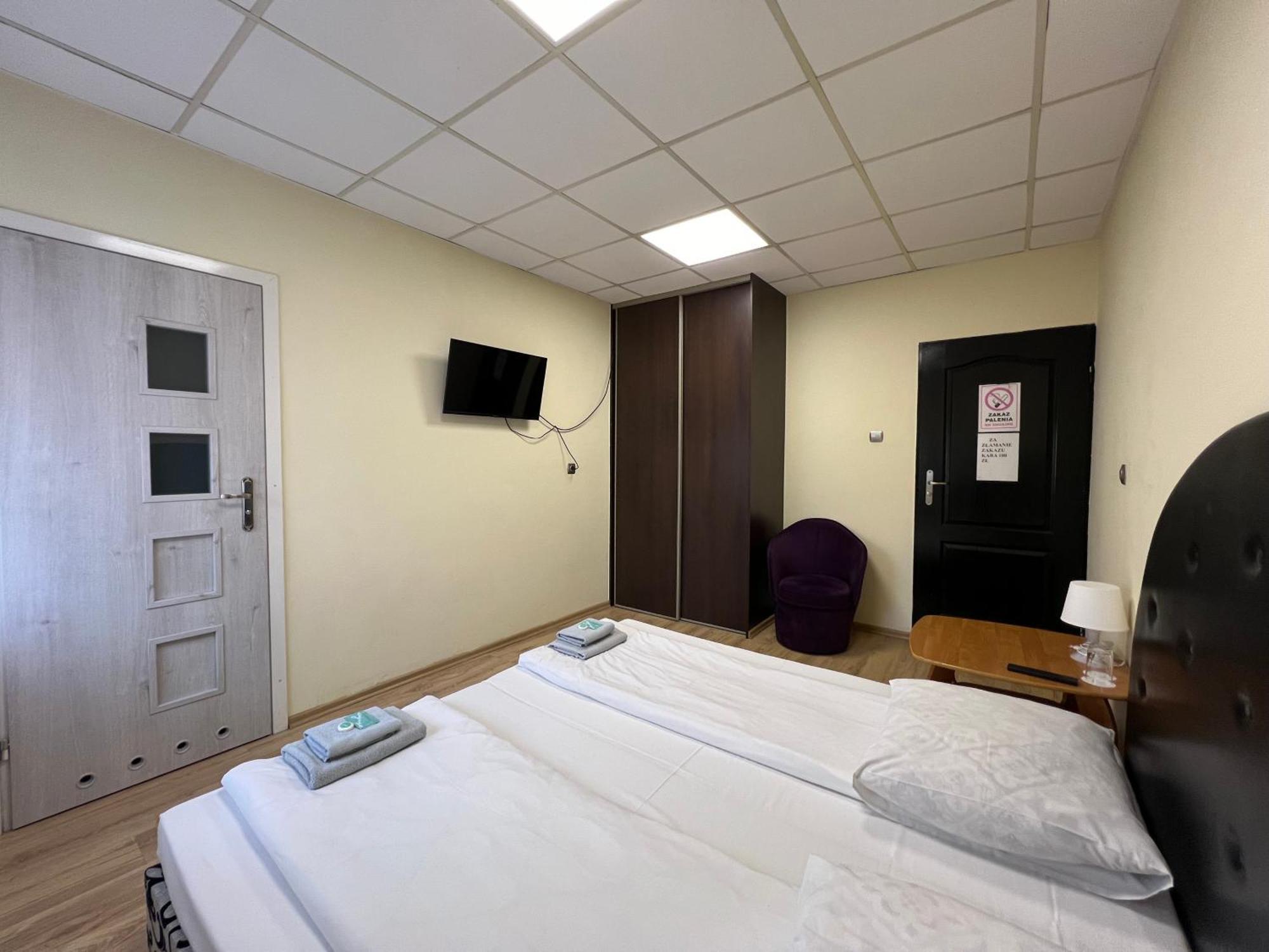 Etna - Hostel -Noclegi Rzeszow Luaran gambar