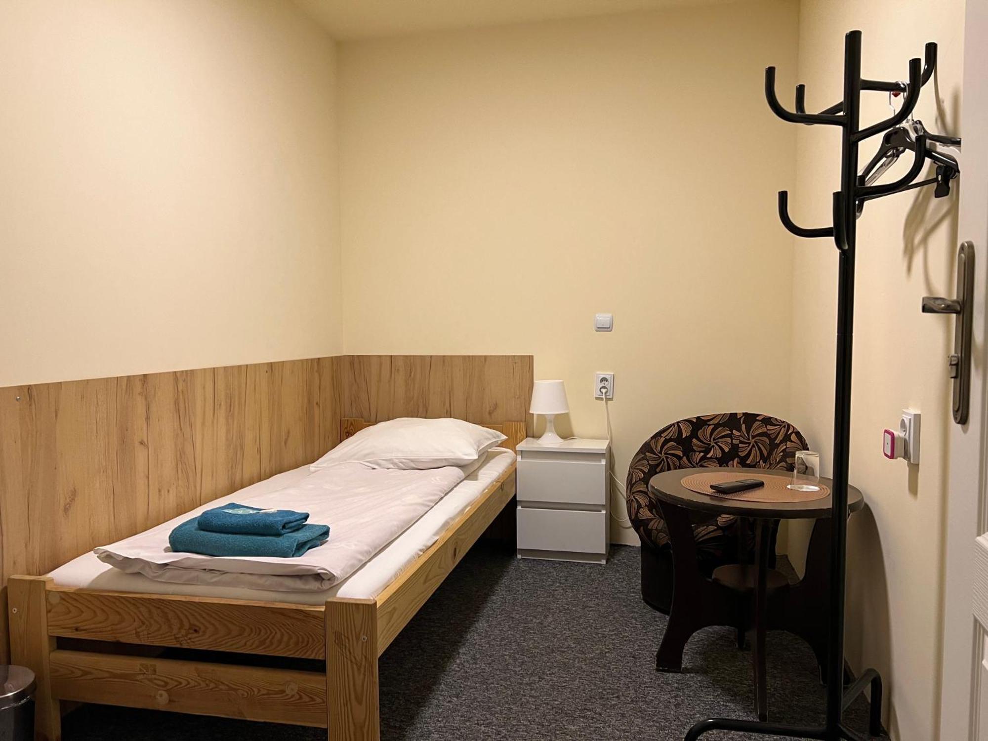 Etna - Hostel -Noclegi Rzeszow 24 Pokoje Luaran gambar