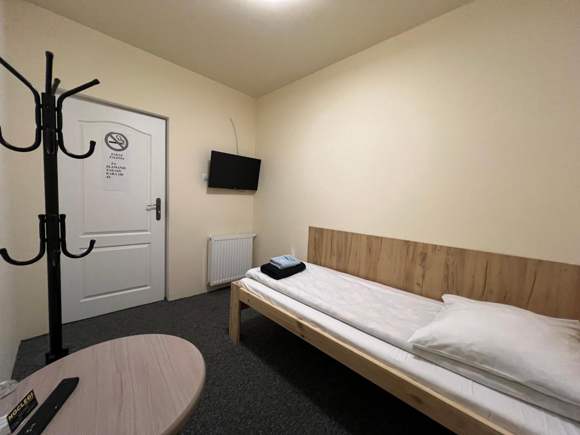 Etna - Hostel -Noclegi Rzeszow Luaran gambar