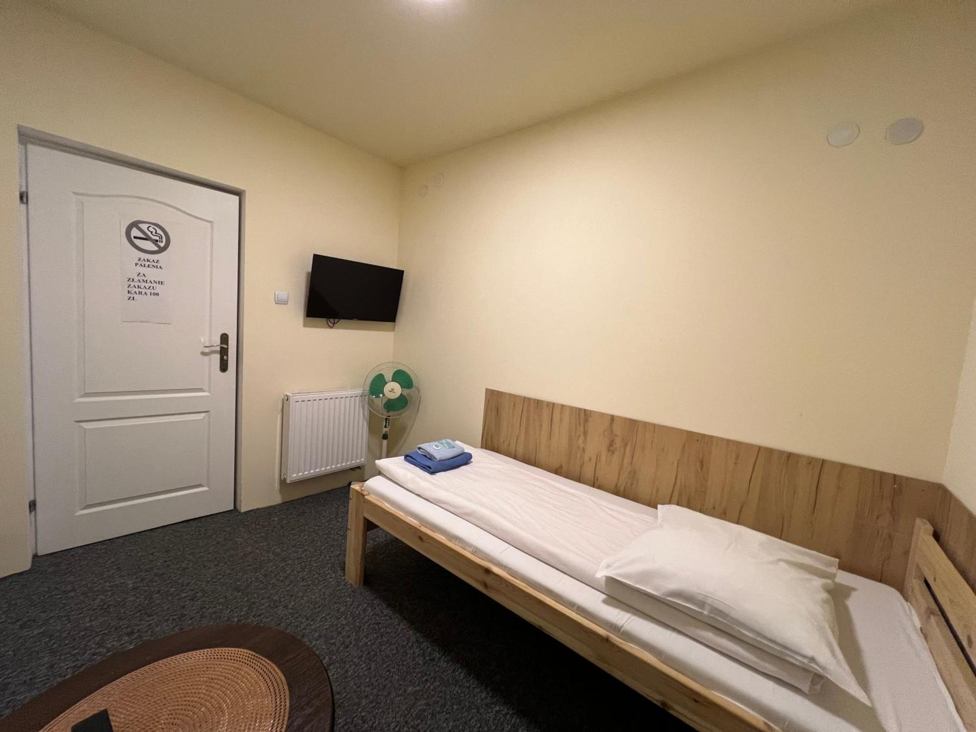 Etna - Hostel -Noclegi Rzeszow Luaran gambar