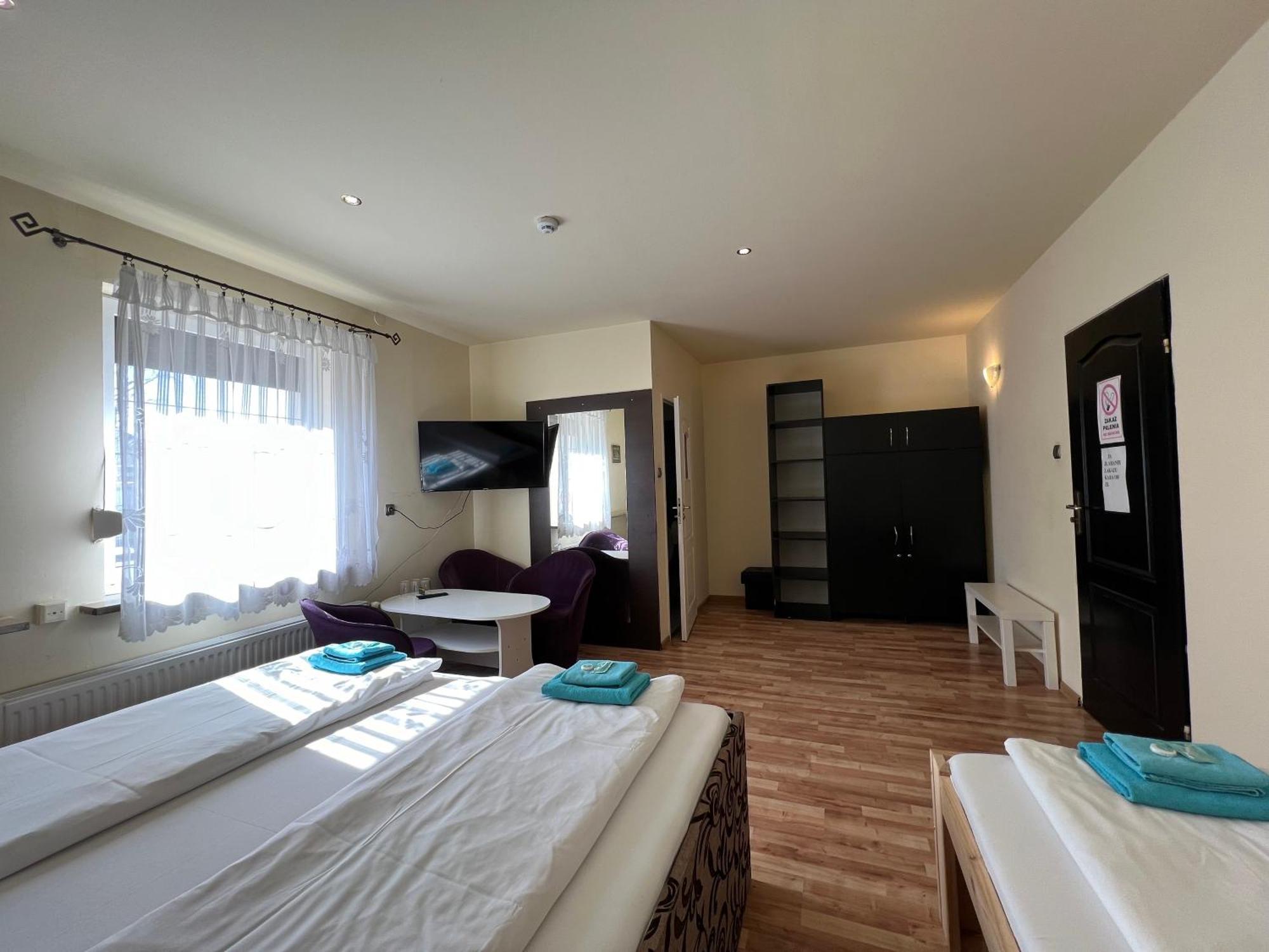 Etna - Hostel -Noclegi Rzeszow Luaran gambar