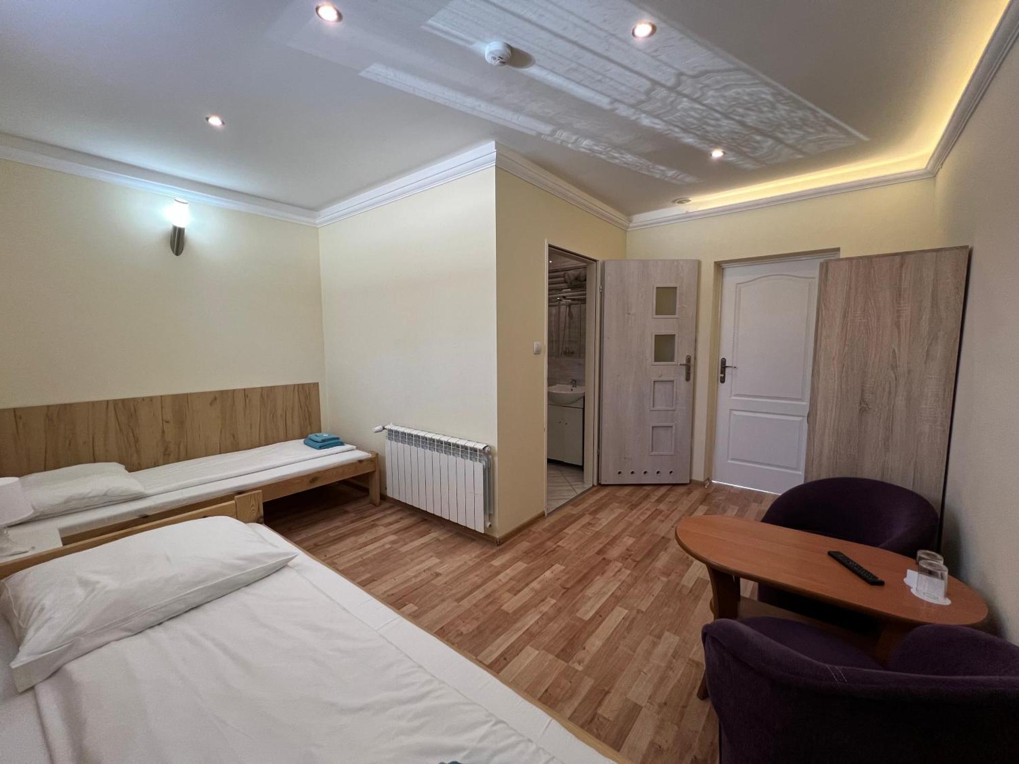 Etna - Hostel -Noclegi Rzeszow Luaran gambar