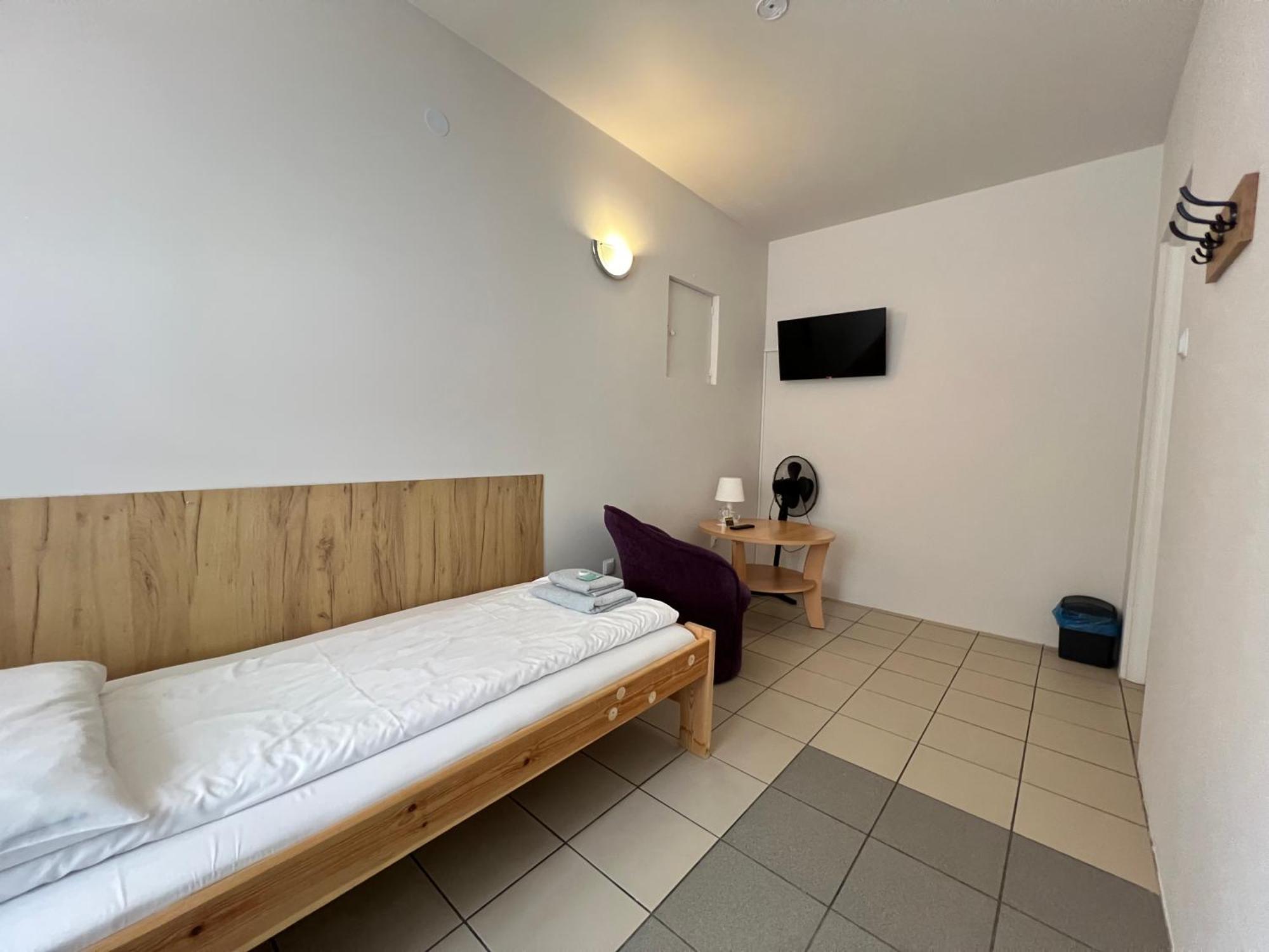 Etna - Hostel -Noclegi Rzeszow Luaran gambar