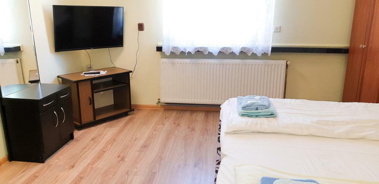 Etna - Hostel -Noclegi Rzeszow Luaran gambar