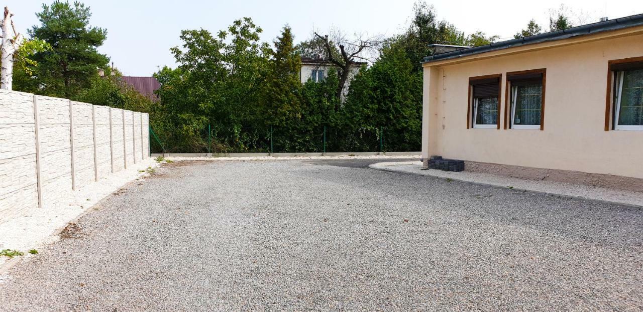 Etna - Hostel -Noclegi Rzeszow Luaran gambar
